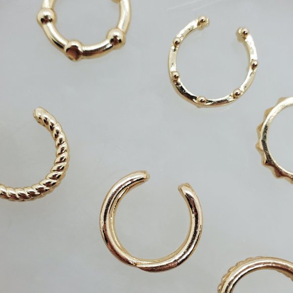 ๐ค BUNDLE TO SAVE ๐ค SHEIN 7-Piece Gold-Toned Ear Cuffs - Picture 3 of 5